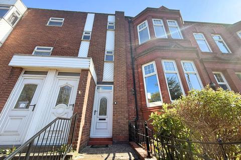 3 bedroom apartment to rent, The Westlands, Sunderland
