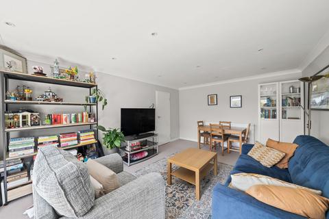 2 bedroom flat for sale, The Avenue, Worcester Park, KT4