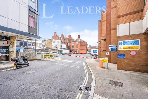 Studio to rent, Above Bar Street, Southampton, Hampshire, SO14