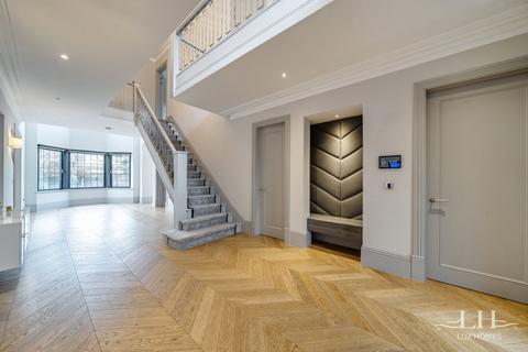 5 bedroom detached house for sale, Freeman Way, Emerson Park