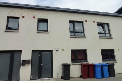 2 bedroom house to rent, 67 Bellfield Street, ,