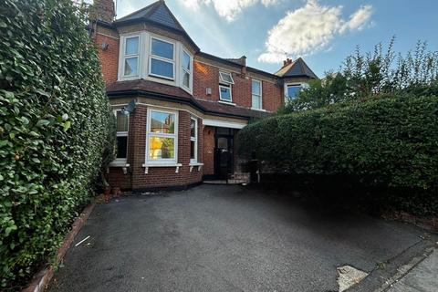 4 bedroom house share to rent, Sunny Gardens Road, London, NW4