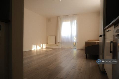 2 bedroom maisonette to rent, Larkin Close, Cambridge, CB4