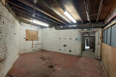 Distribution warehouse to rent, 21-23 Mains Loan Dundee DD4 7AB