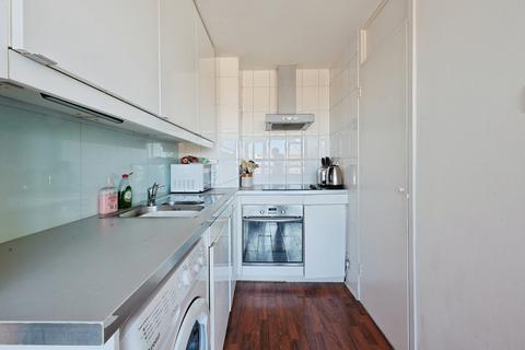 1 bedroom flat for sale, Bullen Street, London, SW11