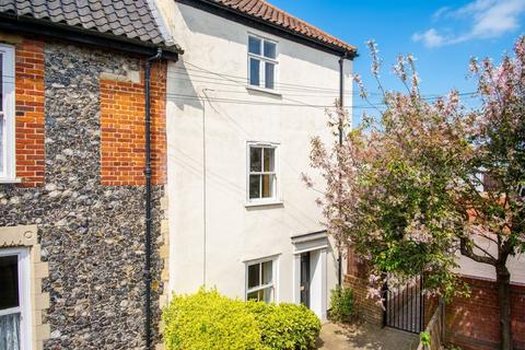 End of terrace house - Stonemasons Court, St. Augustines Street, Norwich