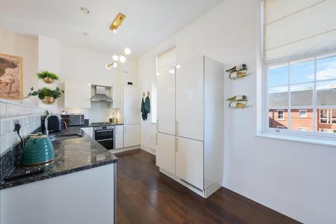2 bedroom apartment for sale, Glanville Way, Epsom KT19