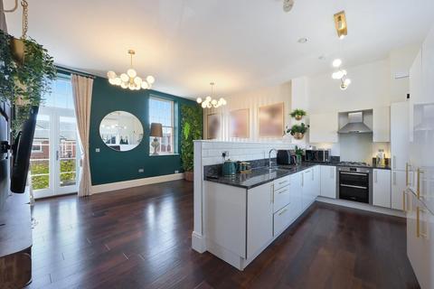 2 bedroom apartment for sale, Glanville Way, Epsom KT19