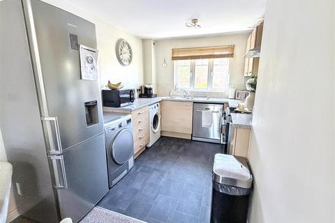 2 bedroom flat for sale, Pump Place, Old Stratford MK19
