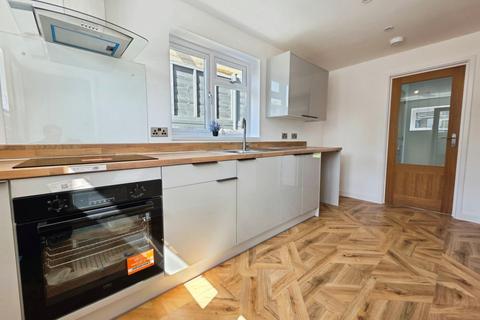 undefined, Park View Drive, Cashes Green, Stroud
