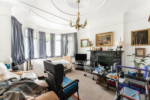 4 bedroom semi-detached house for sale, Kimberley Road, North Chingford