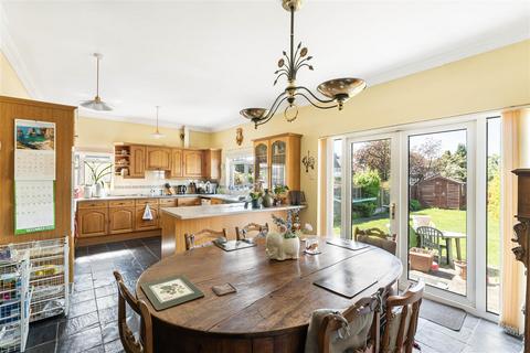 4 bedroom semi-detached house for sale, Kimberley Road, North Chingford