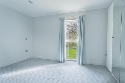 2 bedroom retirement property for sale, Birch Close, Corsham