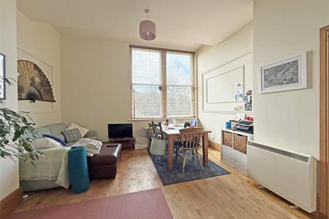 1 bedroom flat for sale, Shotton Lane, Harmer Hill, Shrewsbury