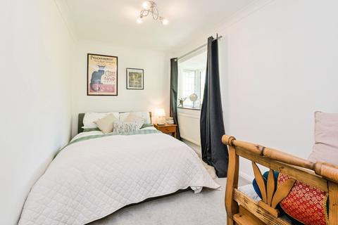 4 bedroom semi-detached house for sale, Beacons Close, Beckton, London, E6