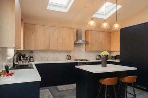 Sturgess Avenue, London