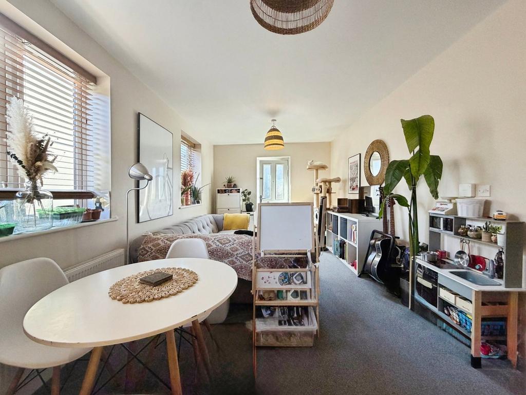 Apartment in Southampton, Shirley - View 4