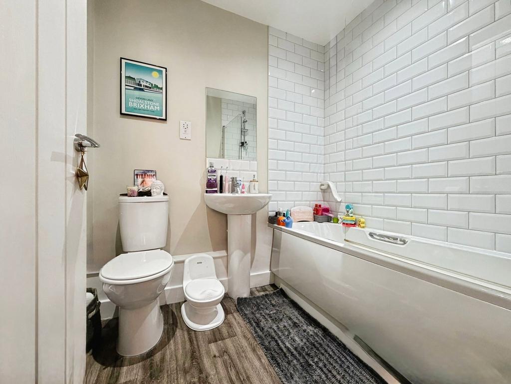 Apartment in Southampton, Shirley - More