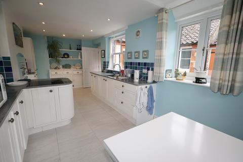 4 bedroom house for sale, Southover, WELLS