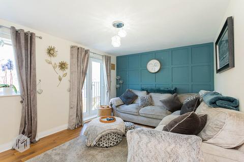 4 bedroom semi-detached house for sale, Fearney Side, Little Lever, BL3