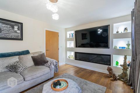 4 bedroom semi-detached house for sale, Fearney Side, Little Lever, BL3