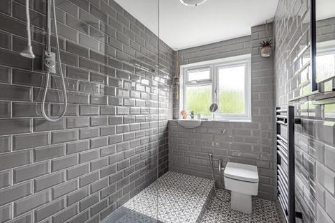 1 bedroom in a flat share to rent, Southcote Road,  Reading,  RG30