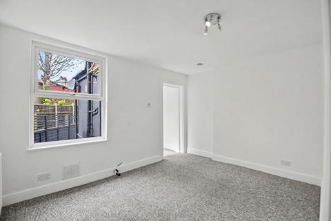 1 bedroom maisonette for sale, East Terrace, Gravesend DA12
