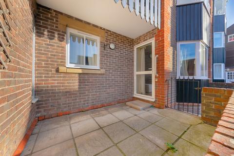 1 bedroom flat for sale, Cliffe High Street, Lewes BN7
