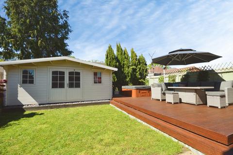 1 bedroom maisonette for sale, Kimber Place, Hounslow TW4
