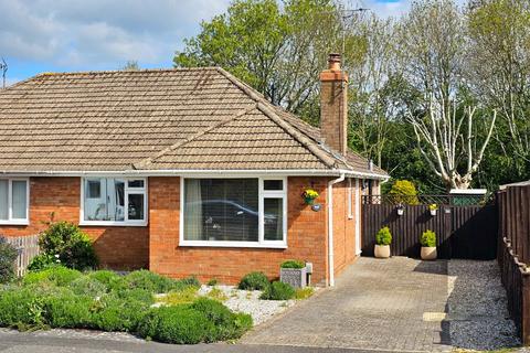 2 bedroom semi-detached bungalow for sale, Hickley Gardens, Brockworth, GL3