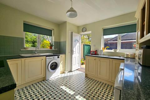 2 bedroom semi-detached bungalow for sale, Hickley Gardens, Brockworth, GL3