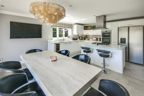 4 bedroom detached house for sale, Dunnings Road, East Grinstead, RH19