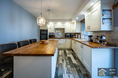 5 bedroom detached house for sale, Oakdale, Blackwood, NP12 0JJ