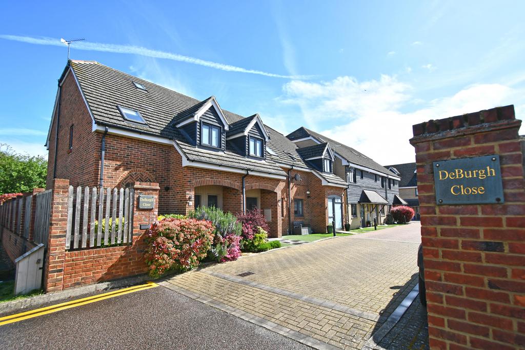 De Burgh Close, Broxbourne EN10 3 bed terraced house for sale - £515,000
