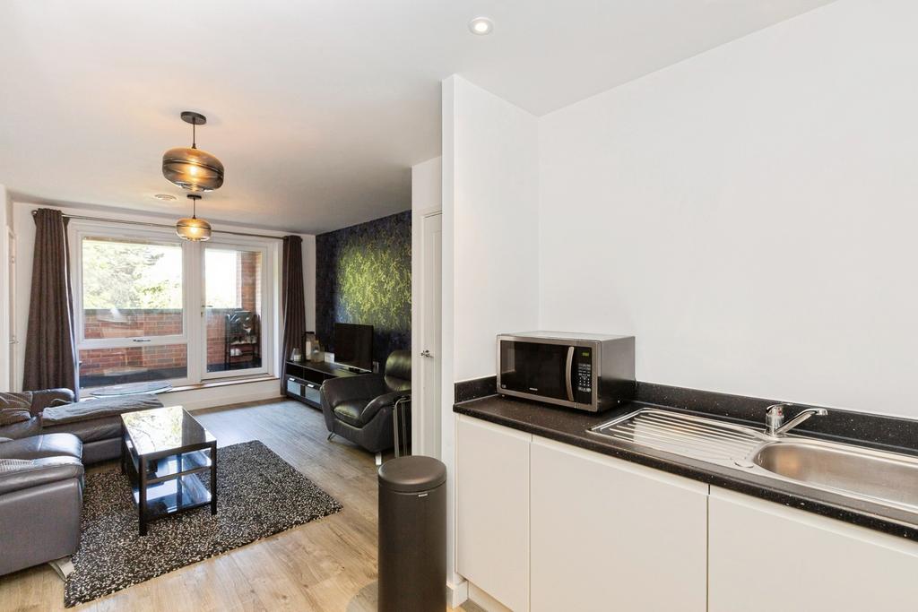 Apartment in London, London Borough of Redbridge - View 5