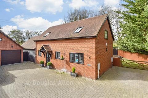 3 bedroom detached house for sale, Crown Hill, Waltham Abbey, Essex