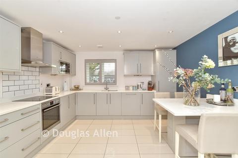 3 bedroom detached house for sale, Crown Hill, Waltham Abbey, Essex