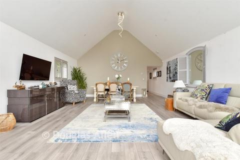 3 bedroom detached house for sale, Crown Hill, Waltham Abbey, Essex