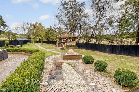 3 bedroom detached house for sale, Crown Hill, Waltham Abbey, Essex
