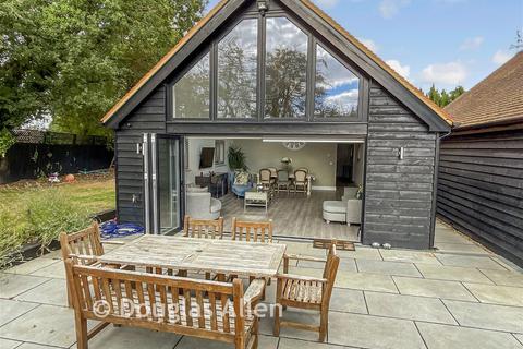 3 bedroom detached house for sale, Crown Hill, Waltham Abbey, Essex