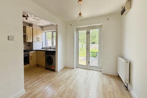 3 bedroom semi-detached house to rent, Woodvale Close, Lincoln LN6
