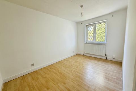 3 bedroom semi-detached house to rent, Woodvale Close, Lincoln LN6