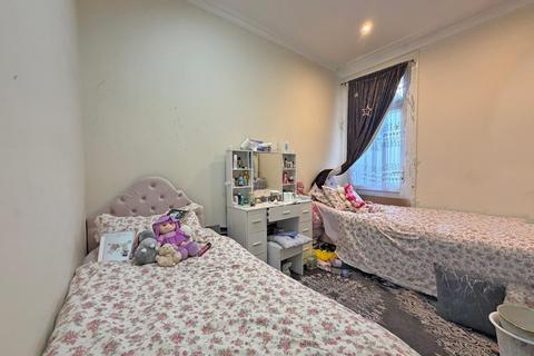 4 bedroom terraced house for sale, Church Road, London, London, E12