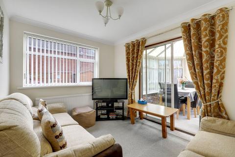 3 bedroom detached house for sale, Alyth Court, Nottingham NG6