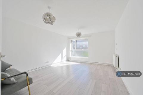 1 bedroom flat to rent, Lambert Court, Bushey, WD23