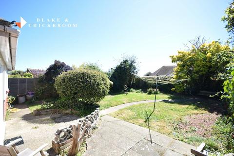2 bedroom detached bungalow for sale, Frinton Road, Holland-On-Sea, CO15 5TE