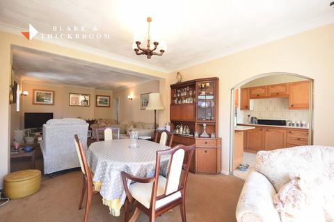 2 bedroom detached bungalow for sale, Frinton Road, Holland-On-Sea, CO15 5TE