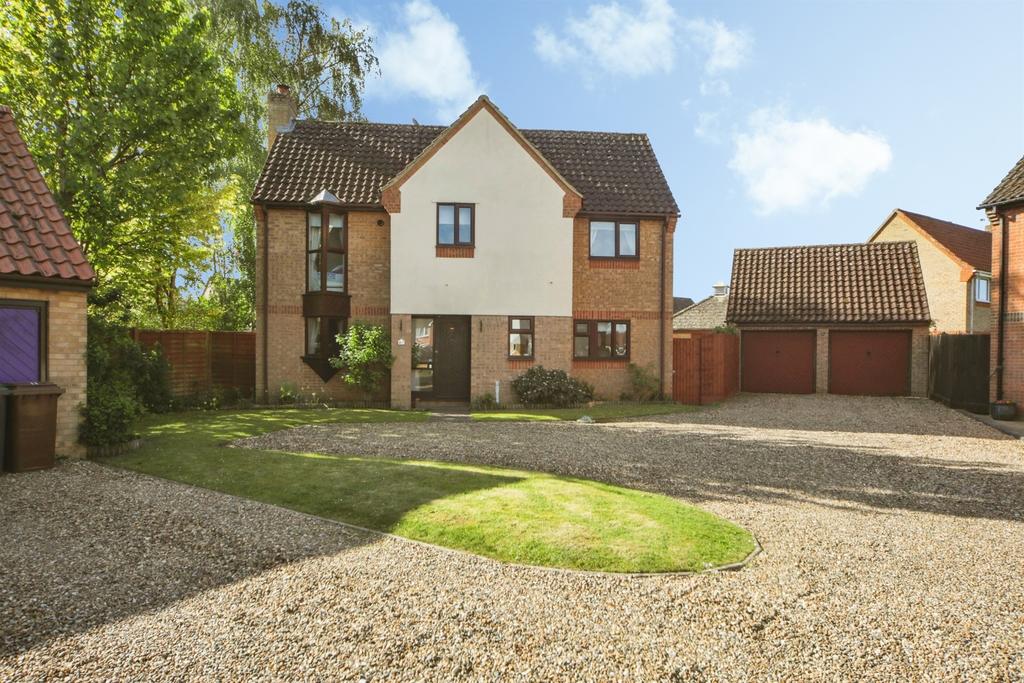 4 bedroom detached house for sale