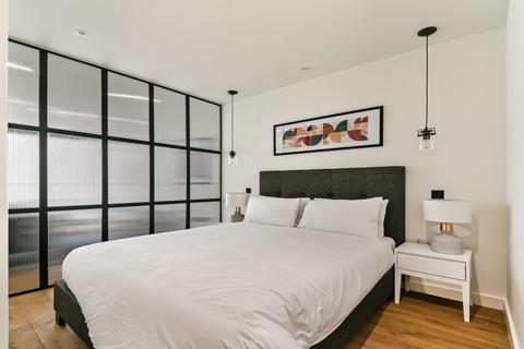 Studio to rent, Emery Way, Wapping, London, E1W
