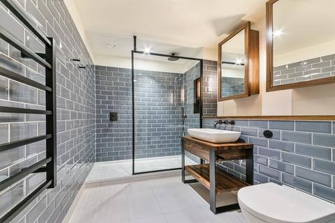 Studio to rent, Emery Way, Wapping, London, E1W